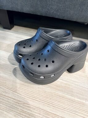 Crocs siren platform clogs Sz 7